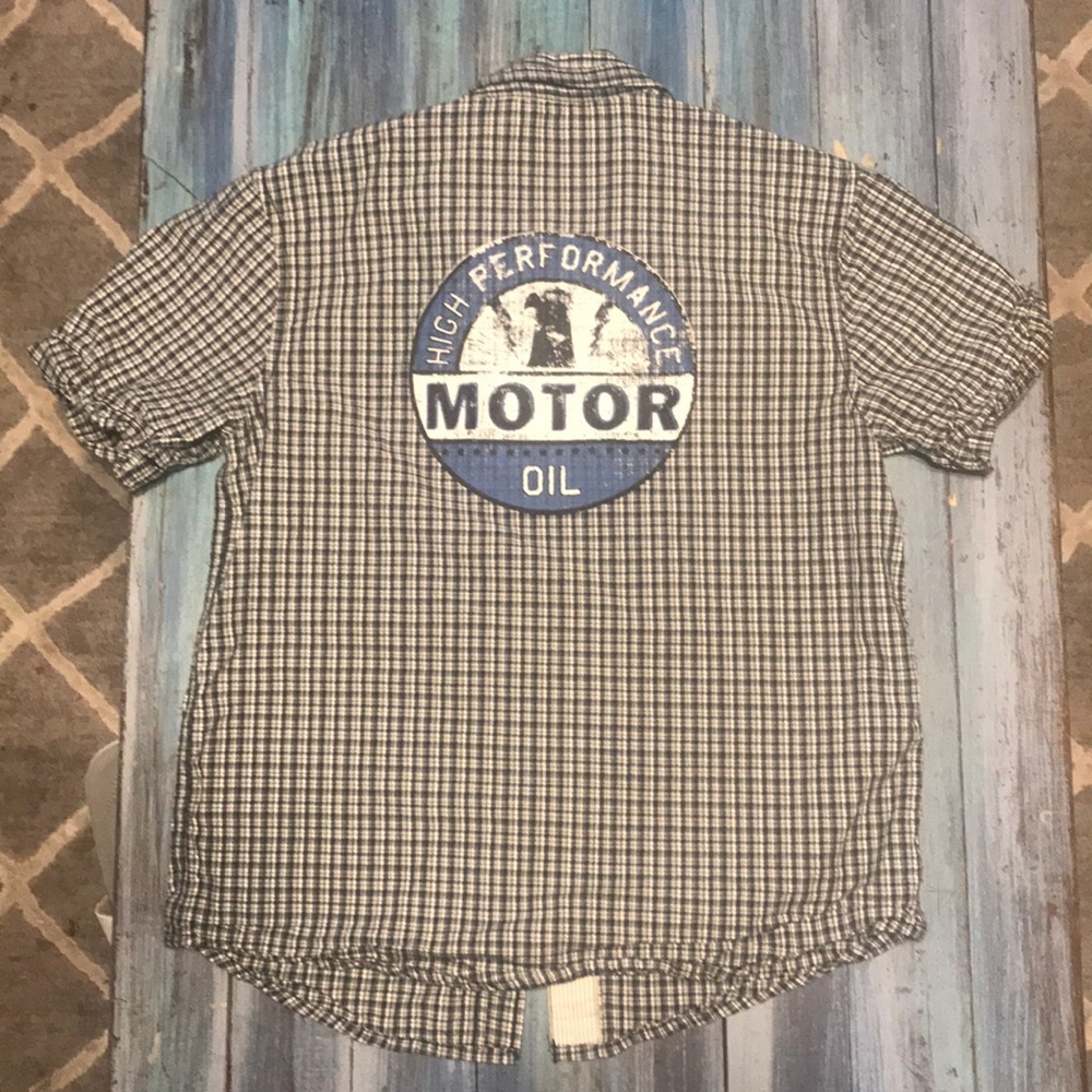 Button Up - Picture 4 of 4
